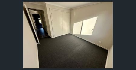 EXECUTIVE TOWNHOUSE - Photo 5