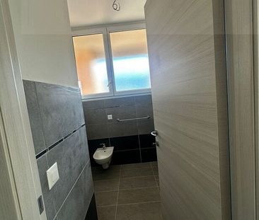 MODERN 2.5 ROOMS RENOVATED – 1ST FREE RENT - Photo 5