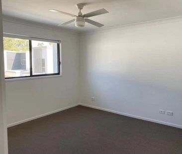 4B2B2C LUXURY TOWNHOUSE AT THE TOP LOCATION - Photo 2