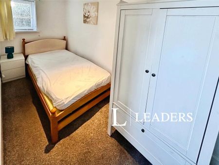 3 bedroom terraced house to rent - Photo 3