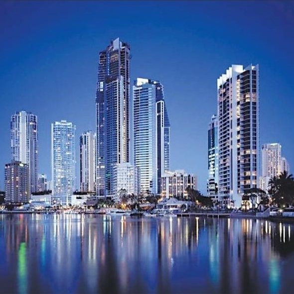 Surfers Paradise Large 1 Bedroom + study furnished unit - Photo 1