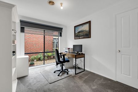 9 Watts Terrace, Pakenham VIC 3810 - House For Rent | Domain - Photo 2