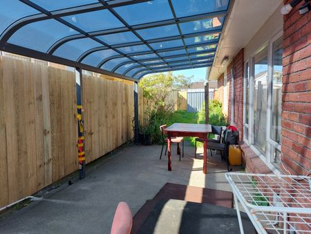 Spacious 3-Bedroom Home with Double Garage – Shirley Road - Photo 5