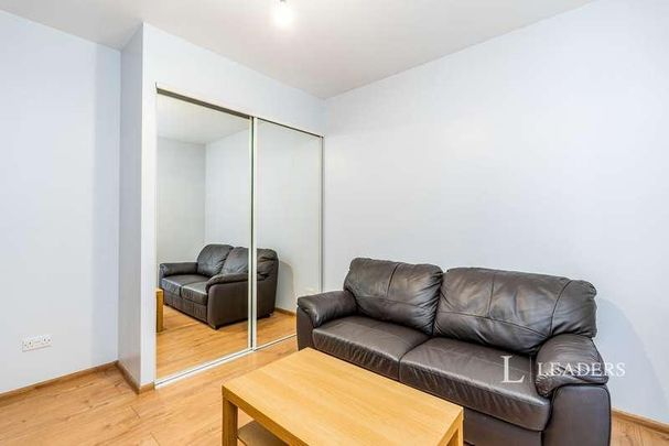 Commercial Road, Southampton, SO15 - Photo 1