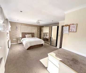 4 bedroom semi-detached house to rent - Photo 6