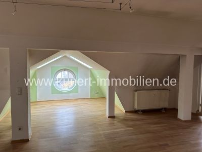 Exklusive 2-Raum-DG-Wohnung mit herrlichem Ausblick über die hallesche City - Photo 1