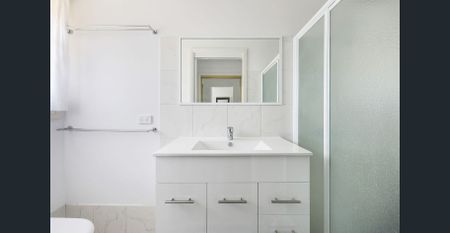 Stunning Furnished Family Home at 13 The Mews, Tamworth - Photo 3