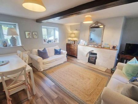 Washpool Lane, Ewen, GL7 - Photo 3