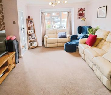4 bedroom detached house to rent - Photo 6