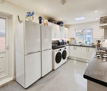 1 bedroom in a house share to rent - Photo 3