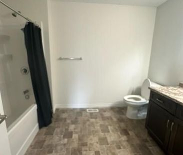 For Lease - 25 Kendell Lane Unit# Upper, Ingersoll, Ontario - Photo 4