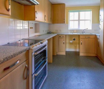 3 bedroom semi-detached house to rent - Photo 4