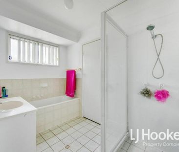 Spacious Family Living with Generous Yard - Photo 4