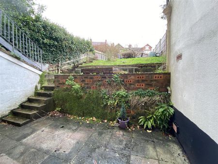 1 bedroom ground floor flat to rent - Photo 5