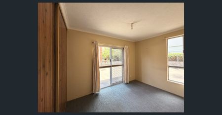 Great Unit in a Central Southport Location – Pool in Complex! - Photo 5