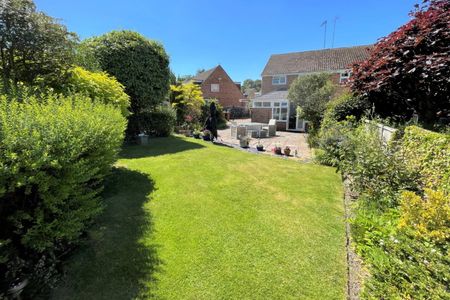3 bedroom House To Let - Photo 4