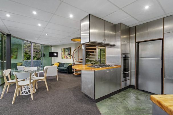 Maraetai, Unique With View, 3 Bedrooms - Photo 1