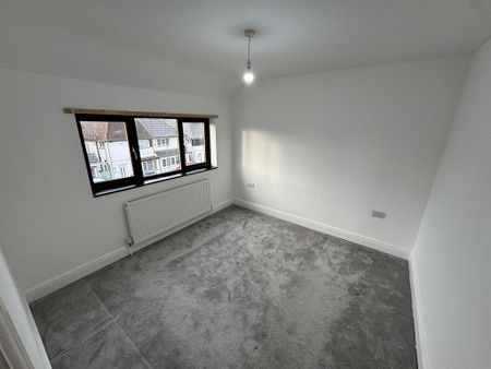 4 bedroom terraced house to rent - Photo 4