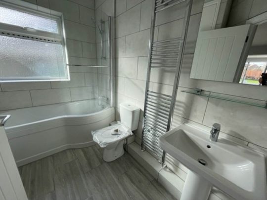 Worle, Weston-super-Mare, North Somerset - Photo 1