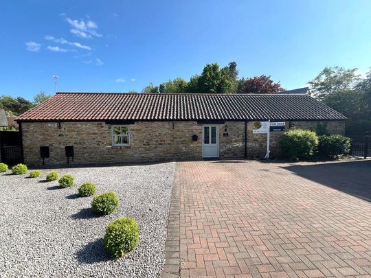 2 bedroom cottage to rent - Photo 1