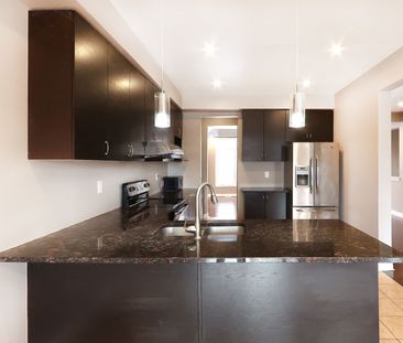 For Lease - 41 Pulpwood Crescent Unit# 3, Richmond Hill, Ontario - Photo 2