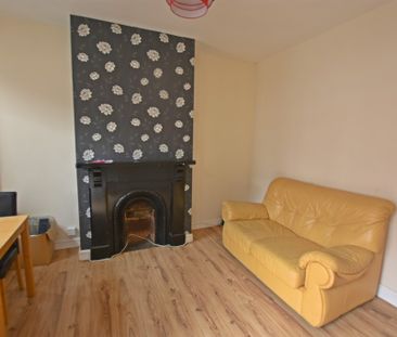 3 Bedroom Mid Terraced House - Photo 5