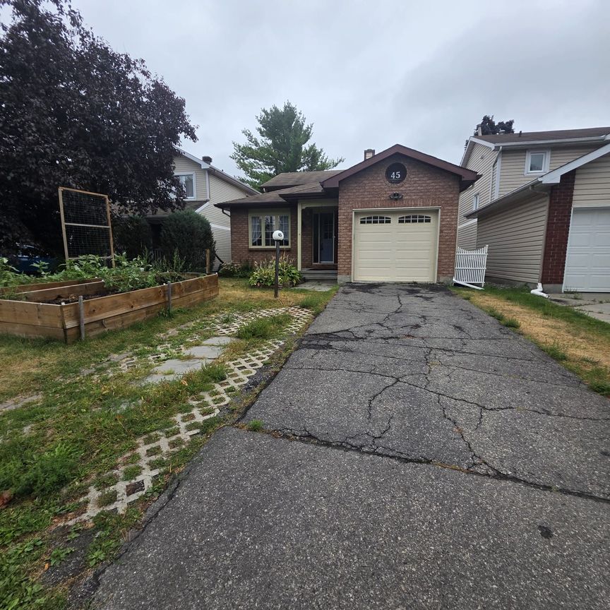For Lease - 45 TARTAN Drive, Barrhaven, Ontario - Photo 1