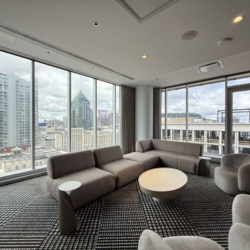 1205 Place Phillips, #3804 - Photo 1