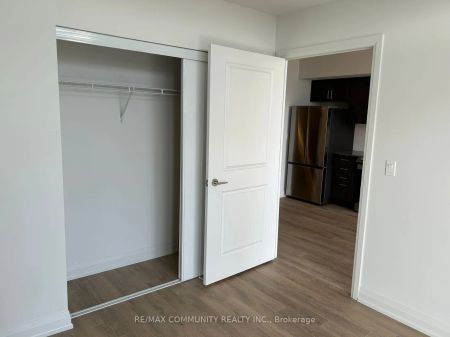 10 Meadowglen Place #1106 - Photo 4