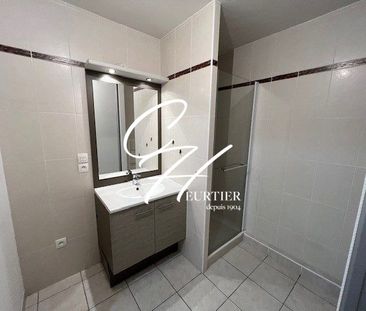 RIVES – APPARTEMENT T2 – TERRASSE + GARAGE - Photo 6