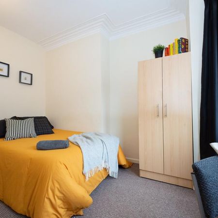 1 bedroom in a house share to rent - Photo 3
