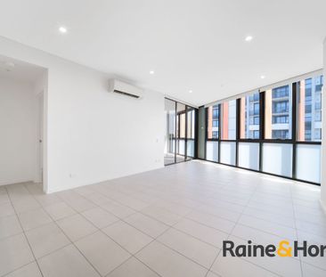 Stunning 2 Bedroom Apartment with Elegant Modern Designer Fixtures ... - Photo 2