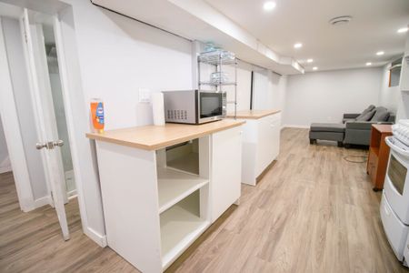 1 Bedroom Lower Unit in St. Catharines!! - Photo 4