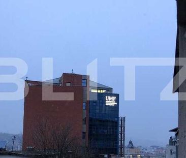 Apartament cu 4 camere, 100 mp, zona UMF - Photo 1