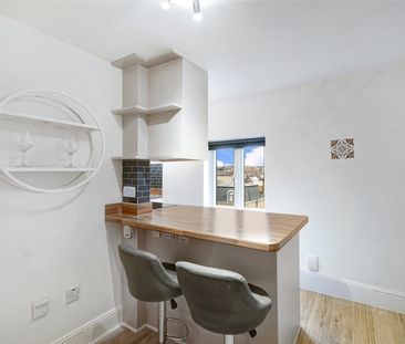 Kingston Road, London, SW19 flat to rent - Photo 1