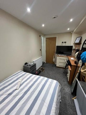 4 Flat 1 Ashwood Terrace, Leeds, LS6 2EH - Photo 2