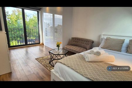 Studio to rent - Photo 3