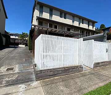 Classic 2Br Townhouse in Maribyrnong! - Photo 2