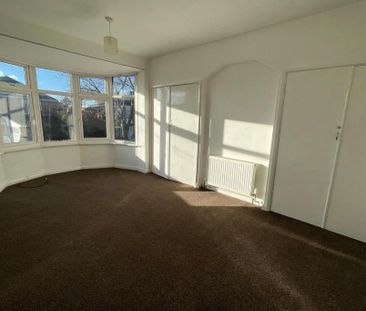 4 bedroom semi-detached house to rent - Photo 5