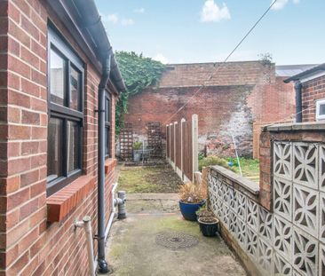 2 bedroom house to rent Heath Road, Norwich, NR3 - Photo 1