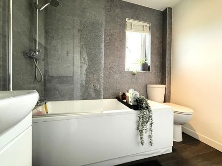 2 bedroom terraced house to rent - Photo 4