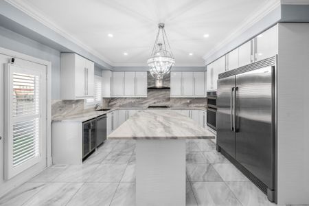 For Lease - 35 Tyndall Drive, Bradford West Gwillimbury, Ontario - Photo 3