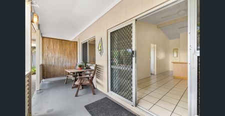 BEACHSIDE APARTMENT! - Photo 5