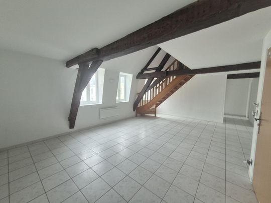 Location Appartement 3 pièces 99m² ST OMER 62500 - Photo 1