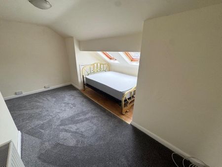 3 bedroom terraced house to rent - Photo 2