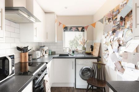 2 bedroom apartment to rent - Photo 3
