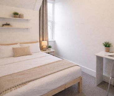 5 bedroom terraced house to rent - Photo 3
