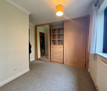 2 bedroom Semi-Detached House to let - Photo 5