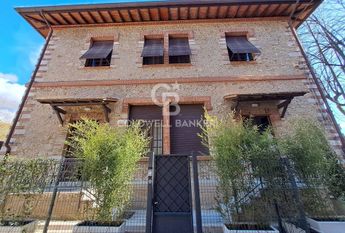 viale apua, Pietrasanta, Tuscany 55045