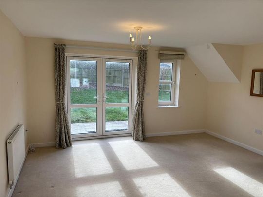 4 bedroom detached house to rent - Photo 1